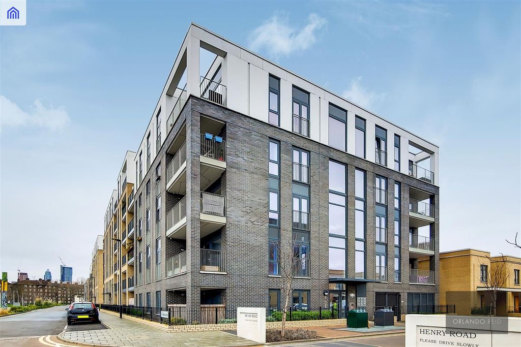 Property photo 2 of 12