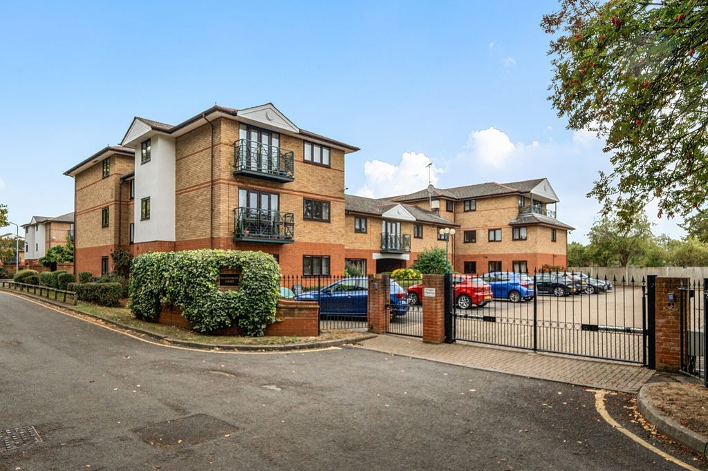 Property photo 1 of 20 External View