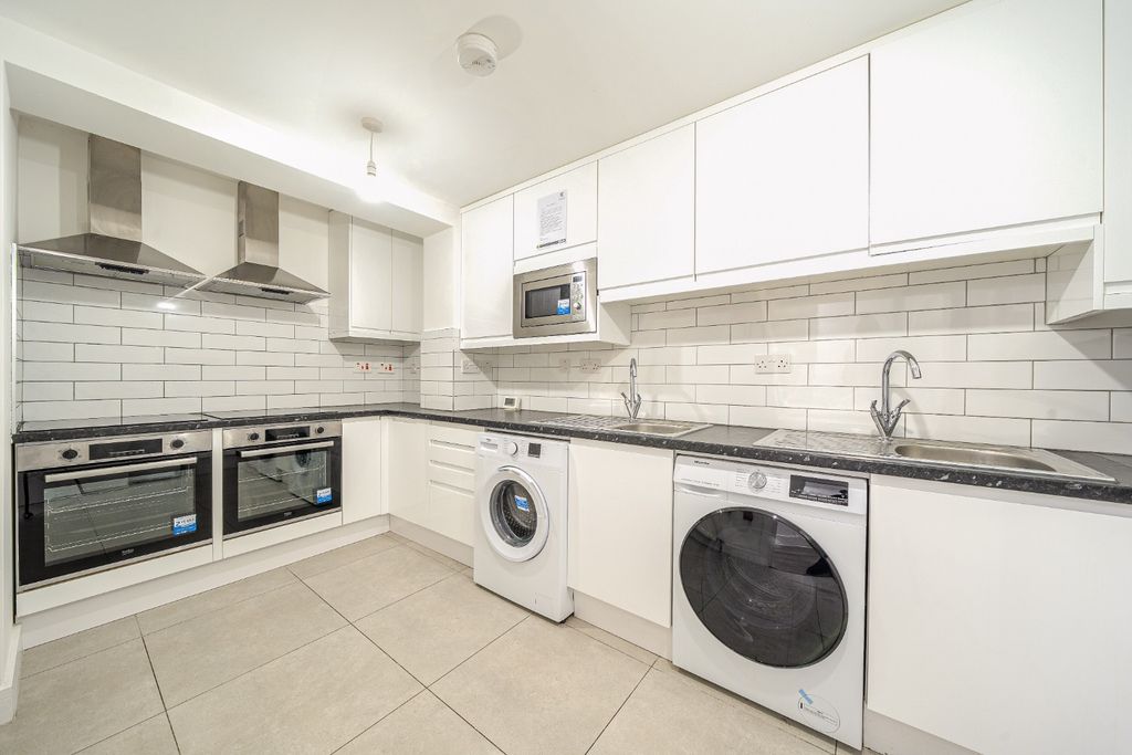 Property photo 3 of 17 4840032