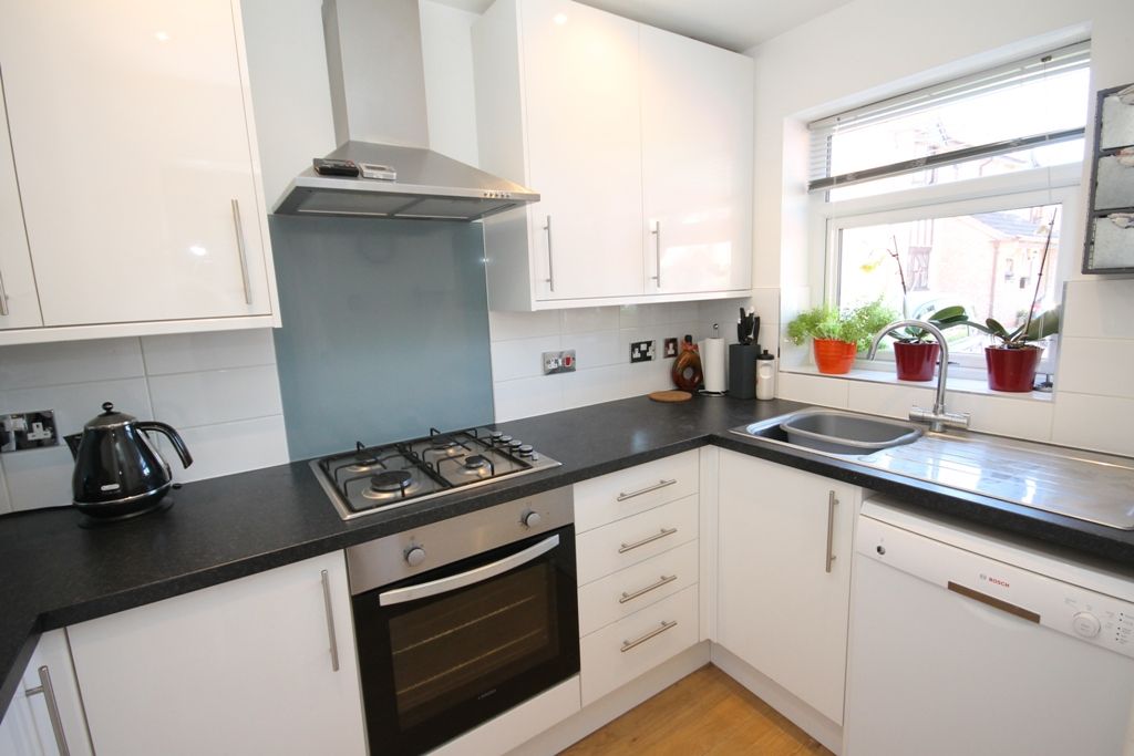 Property photo 2 of 10 Kitchen