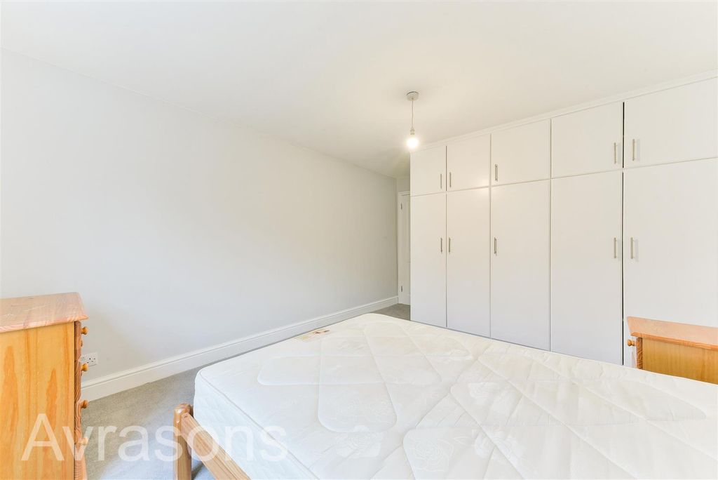 Property photo 1 of 11 Bedroom