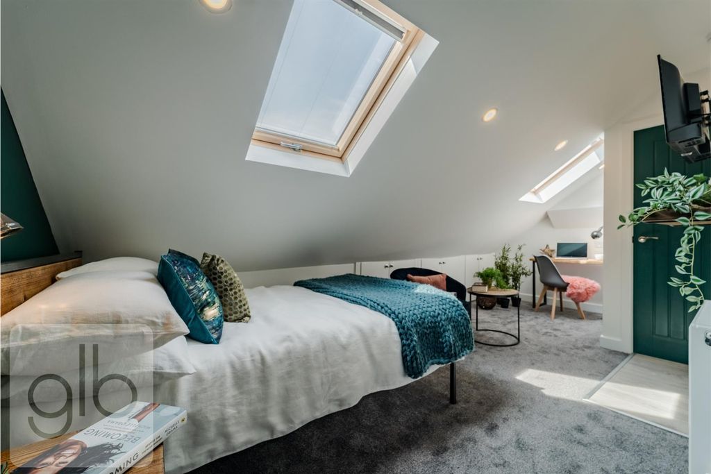 Property photo 2 of 12 Untitled Design (77).Png