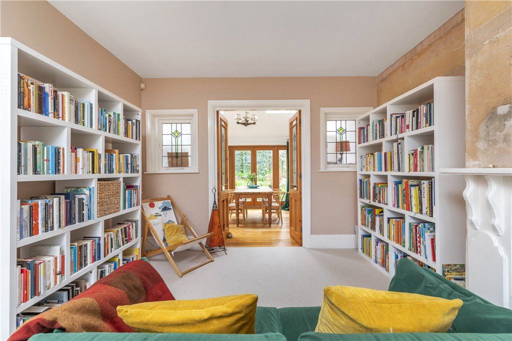 Property photo 2 of 19 Sitting Room