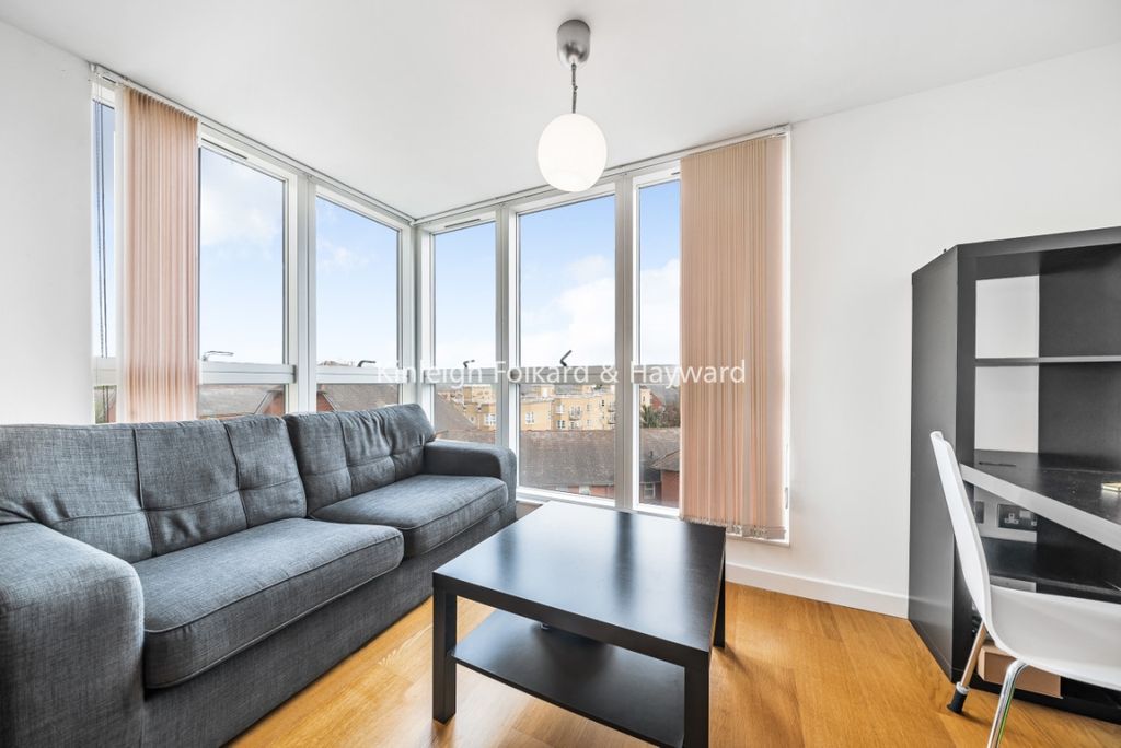 Property photo 3 of 9 92Cb8A63-De3E-4c4E-A