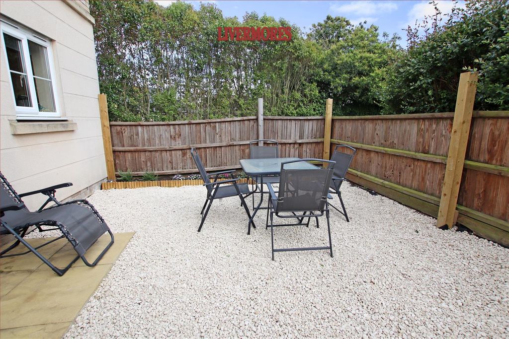 Property photo 2 of 8 Garden.Jpg