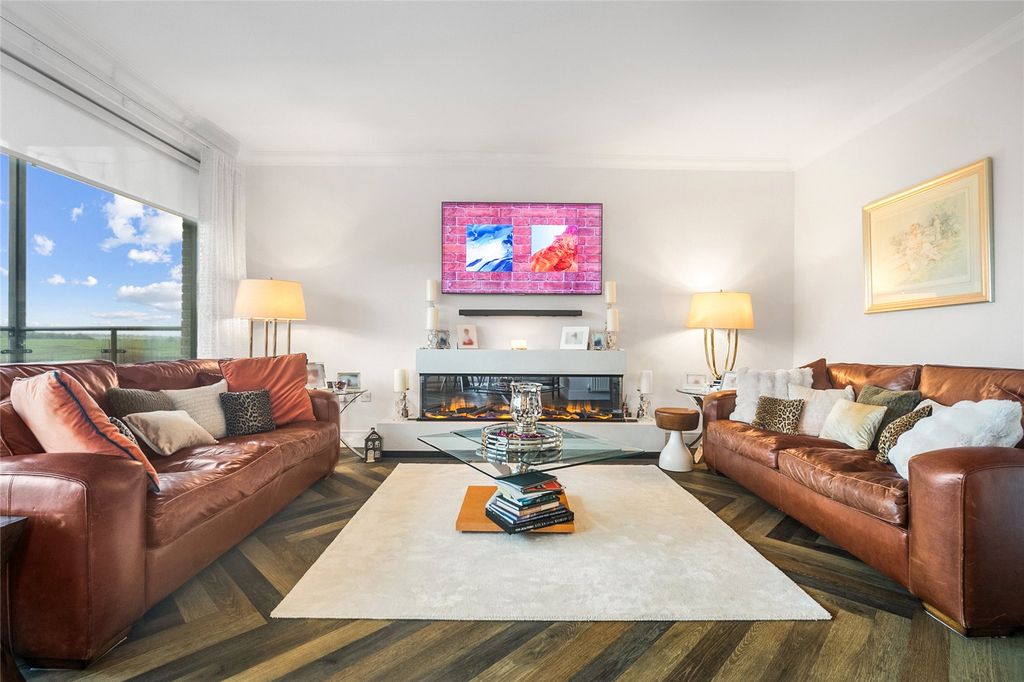 Property photo 3 of 44 Picture No. 37