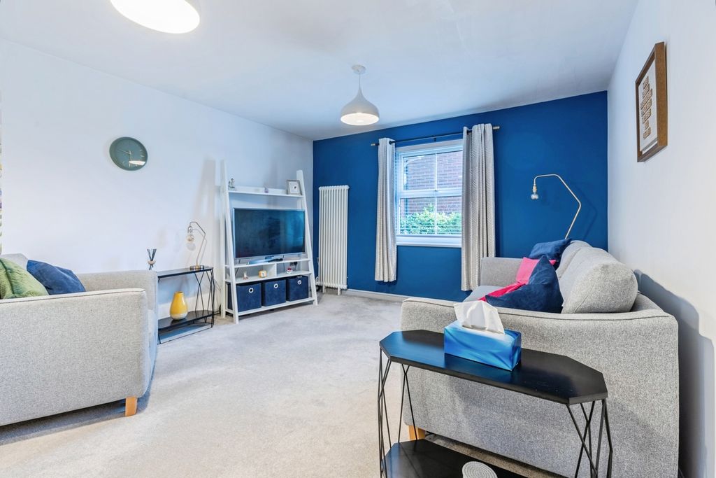 Property photo 2 of 16 Pbox-Img.Jpg