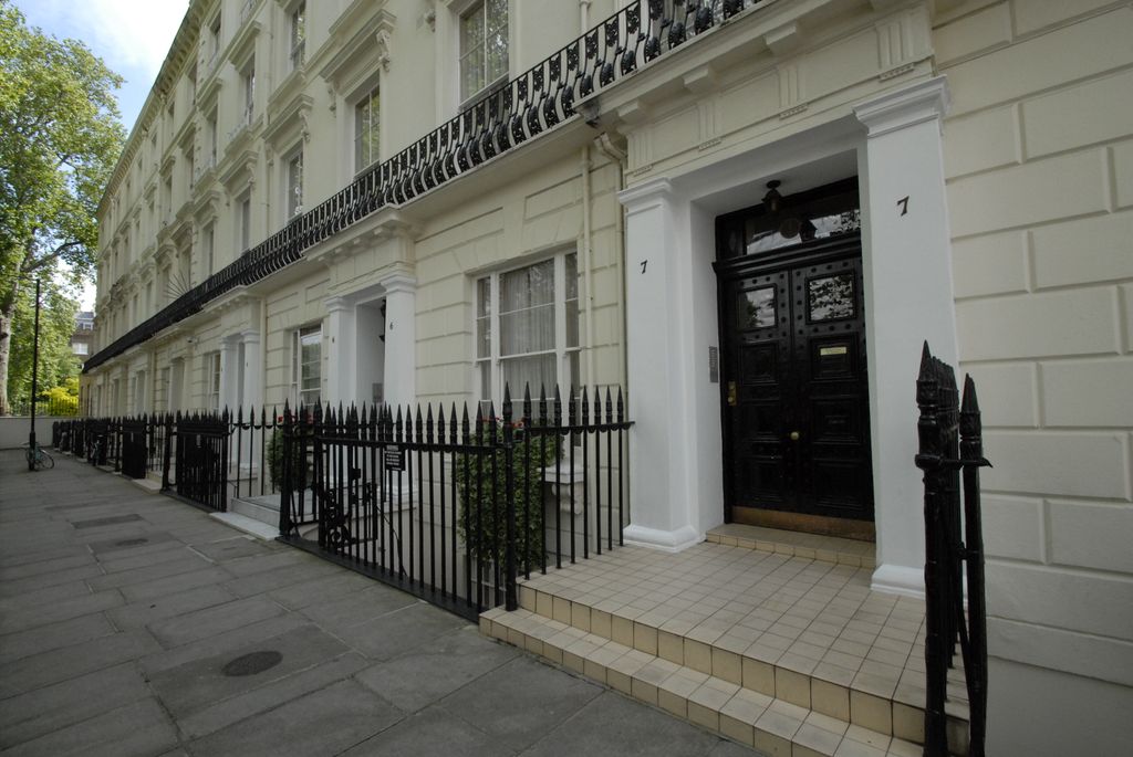 Property photo 3 of 8