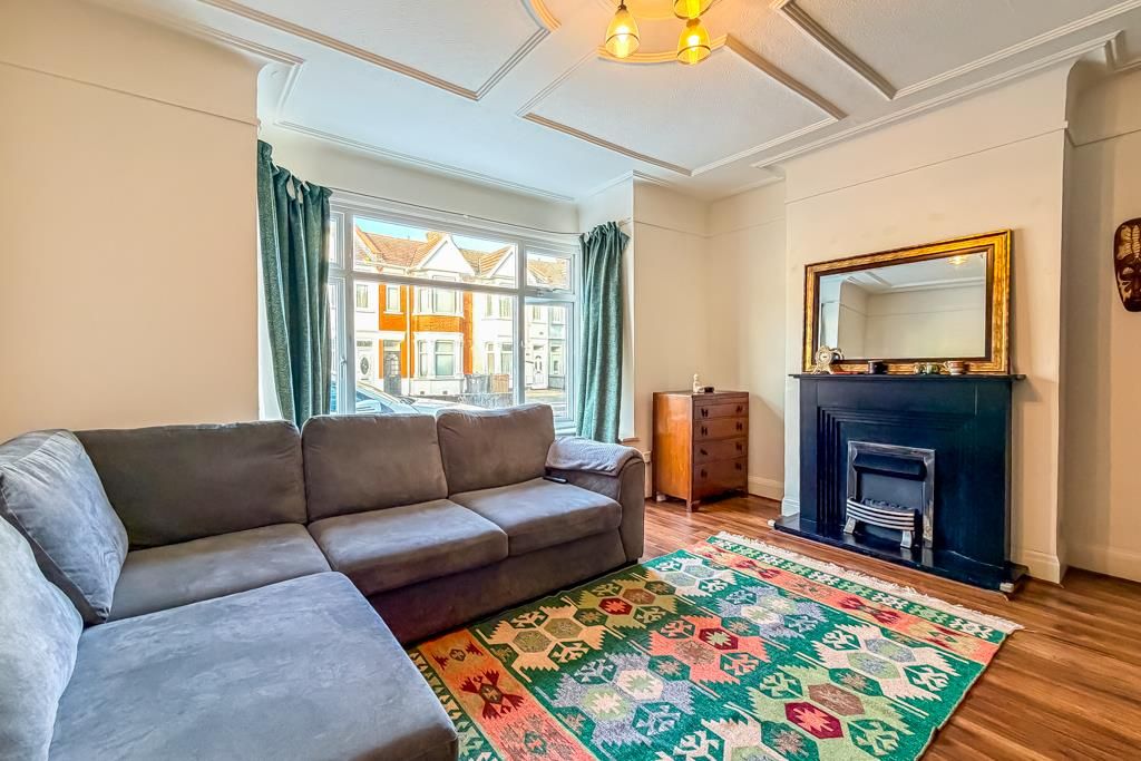 Property photo 2 of 19 Lounge