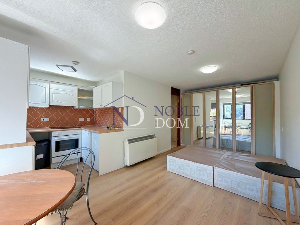 Property photo 3 of 10 Gallery