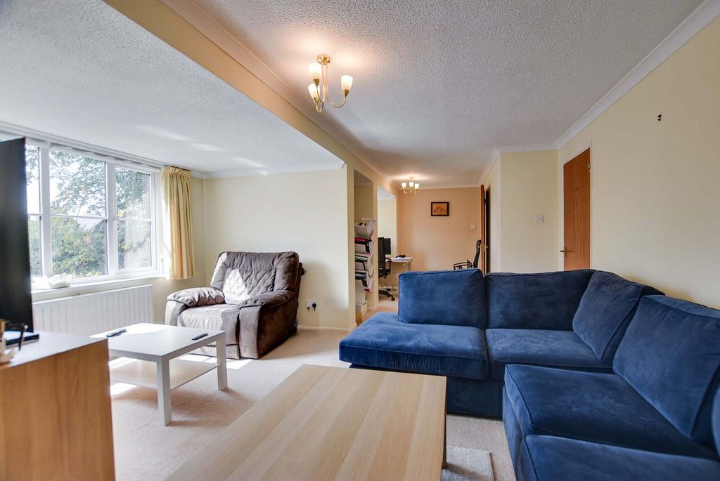 Property photo 2 of 14