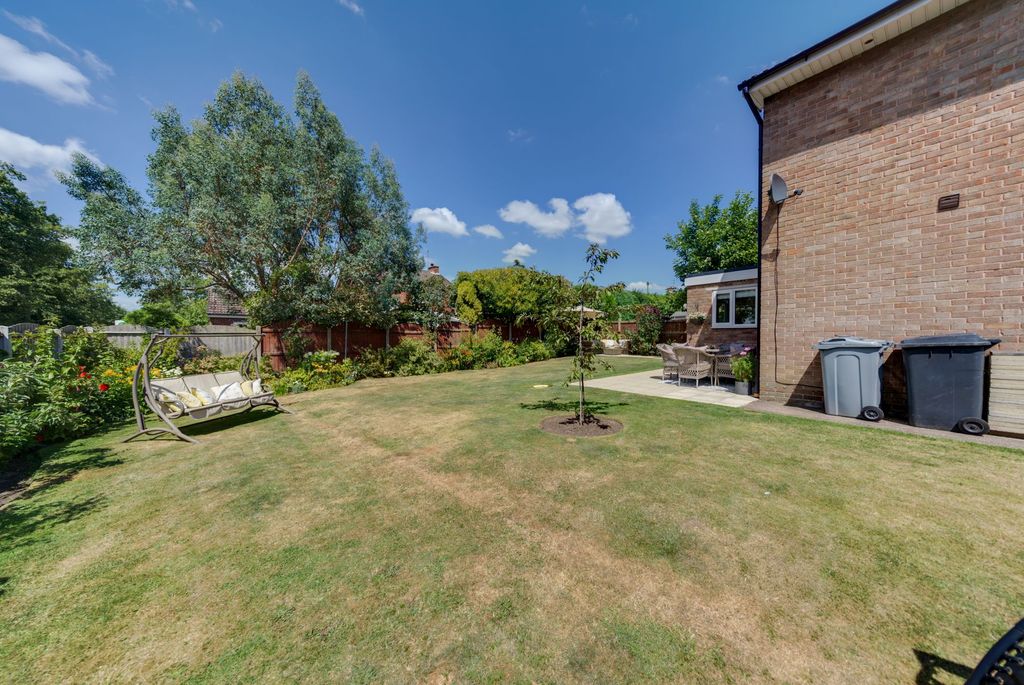 Property photo 3 of 31