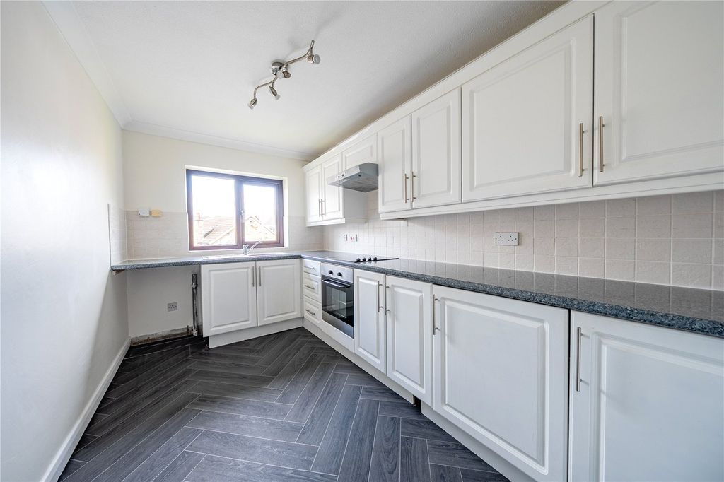 Property photo 2 of 11 Picture No. 08