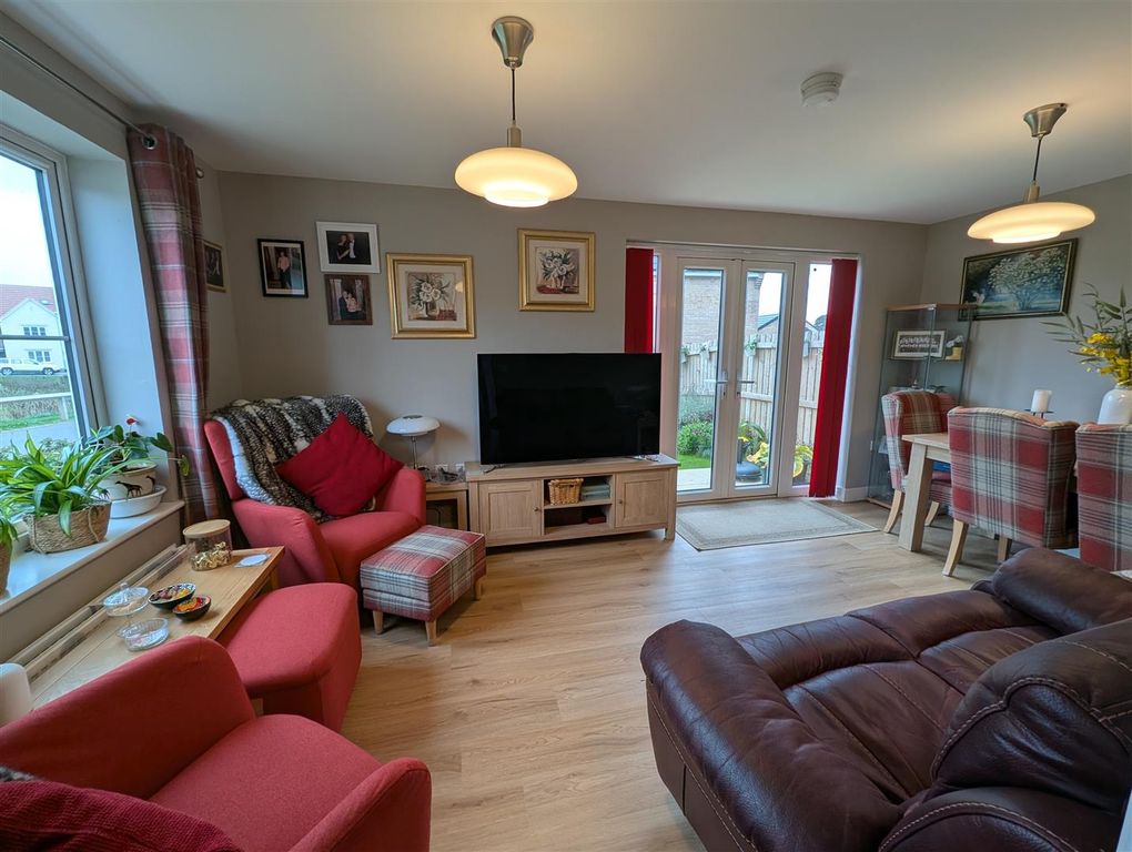 Property photo 2 of 13 Lounge