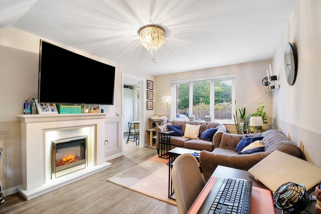 Property photo 2 of 23