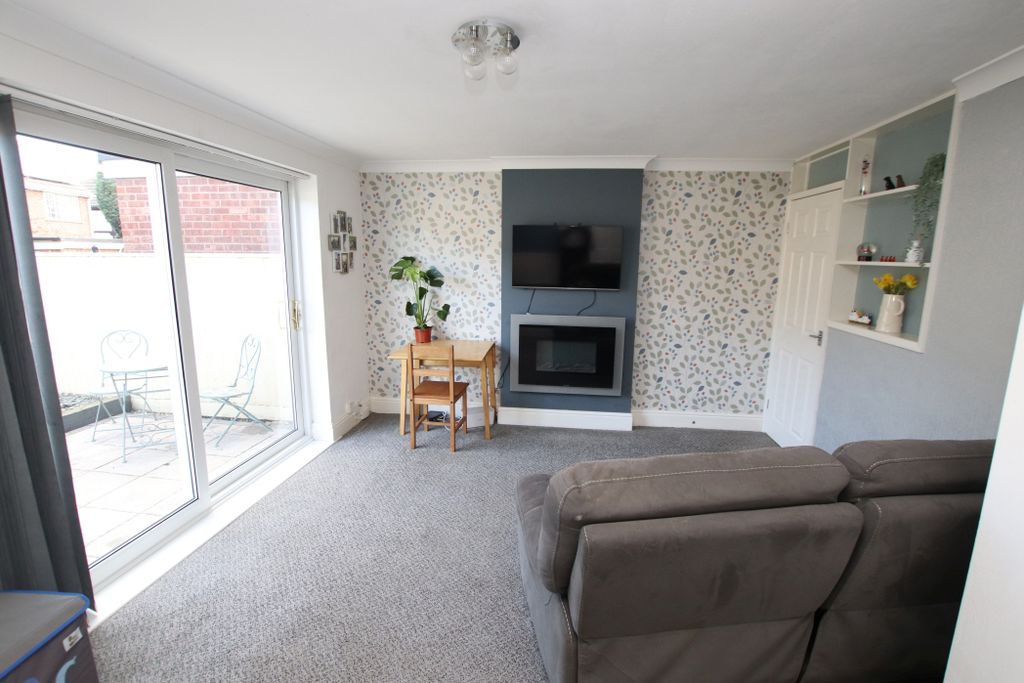 Property photo 2 of 12 Lounge Photo 1