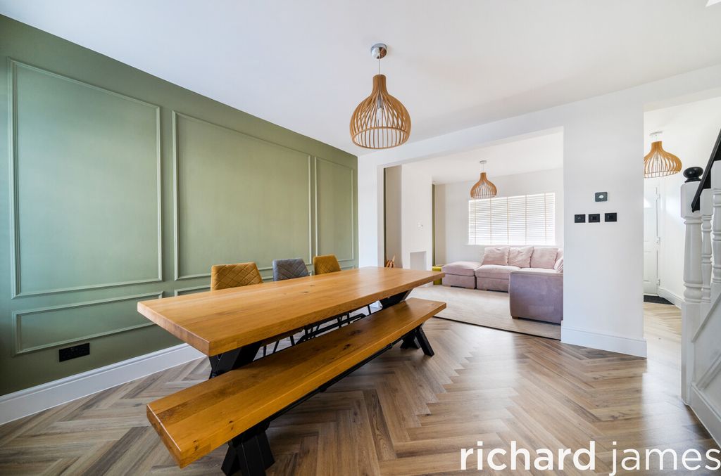 Property photo 2 of 20 Bc194847795B43Bd94923Fc8F9c95c88