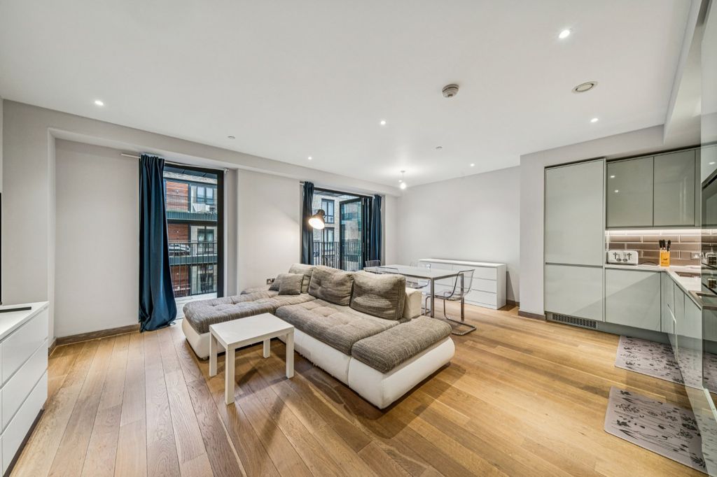 Property photo 1 of 11