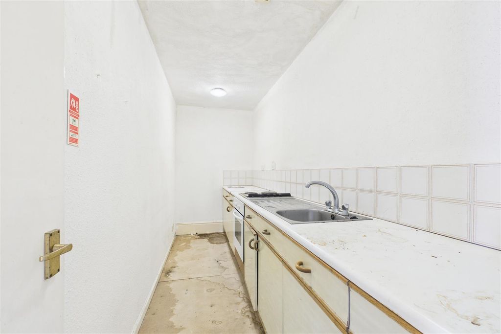 Property photo 3 of 6 Kitchen.Jpg