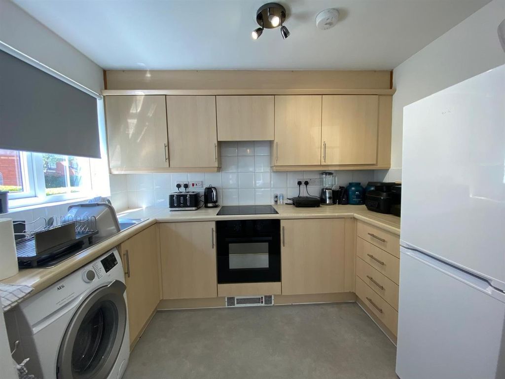 Property photo 3 of 13