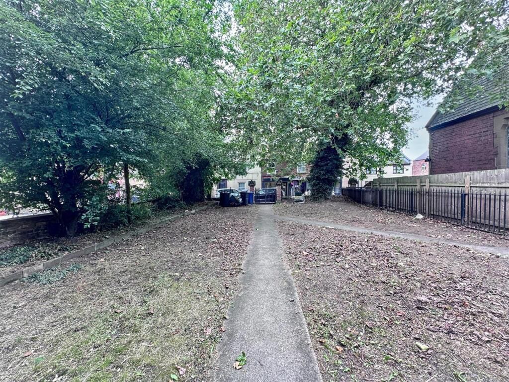 Property photo 2 of 16