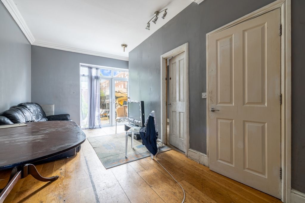 Property photo 3 of 13 4 Oakham Terrace (Boston)-6