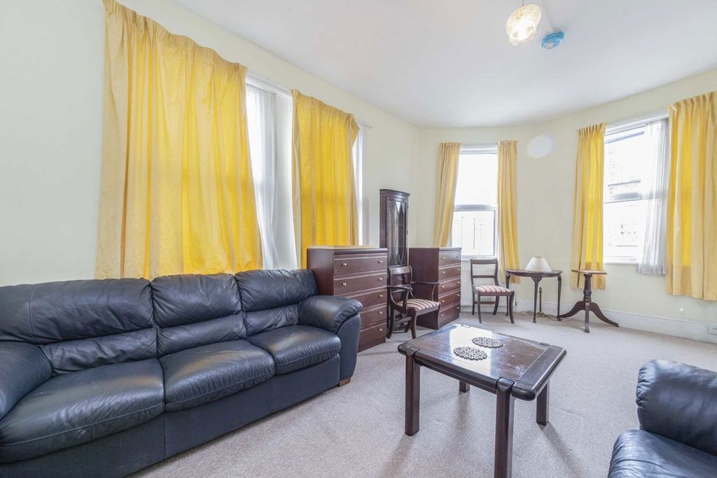 Property photo 3 of 4