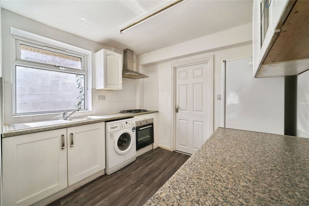Property photo 2 of 31 Picture No. 47
