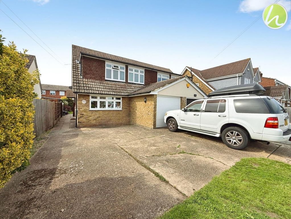 Property photo 2 of 27