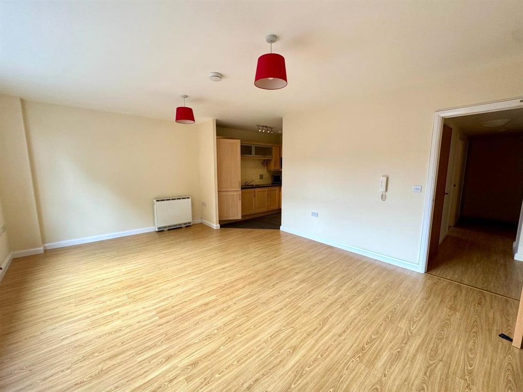 Property photo 3 of 13 Living / Dining Room