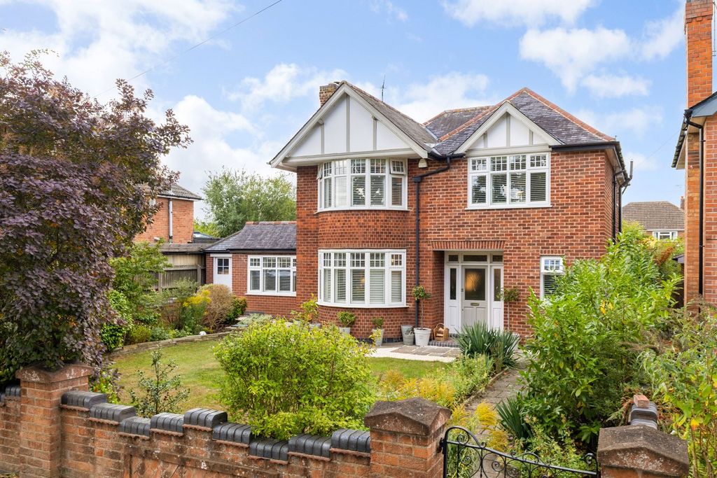 Property photo 1 of 43