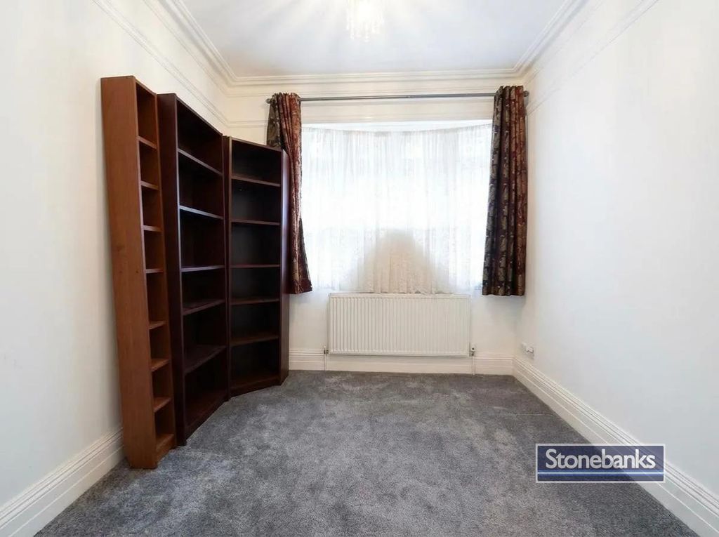 Additional image 11 of 9 bed detached house for saleSalisbury Road, Farnborough GU14