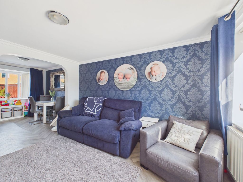 Property photo 2 of 25