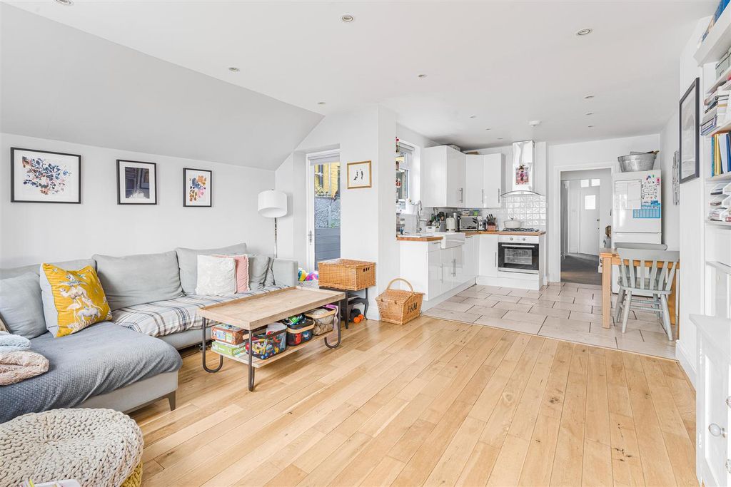 Property photo 3 of 14 2.Jpg