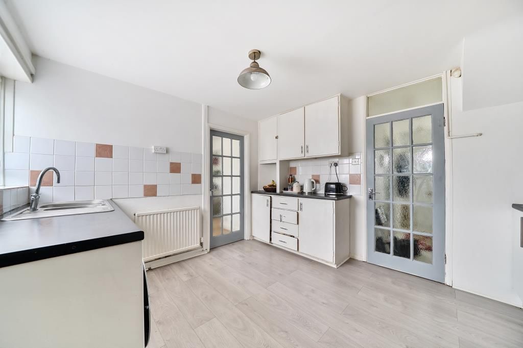 Property photo 2 of 22 Kitchen