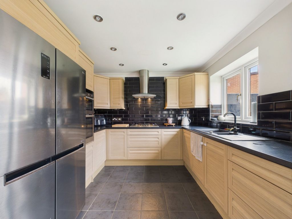 Property photo 2 of 31 5530932