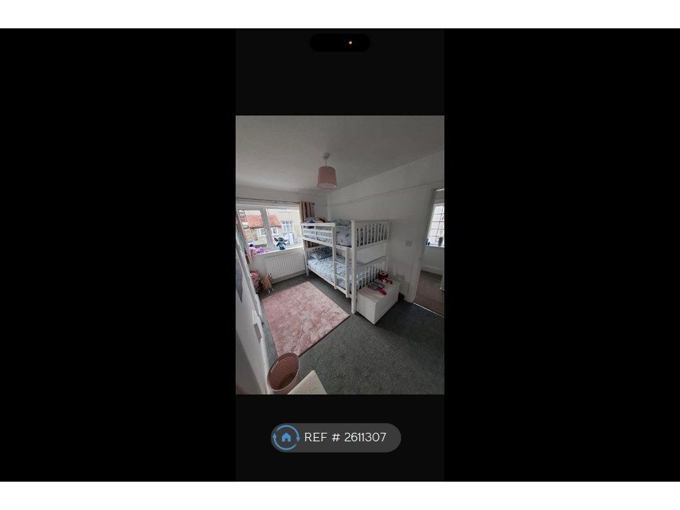 Property photo 2 of 4 Bedroom