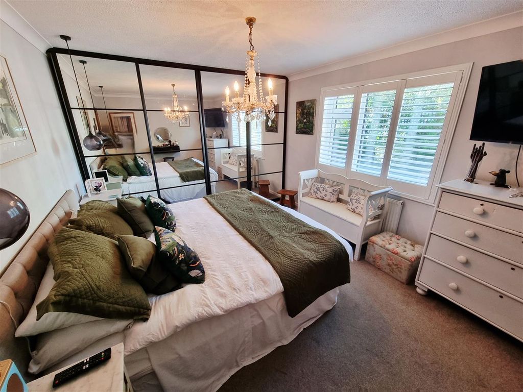 Property photo 3 of 27 Bed 1.Jpg