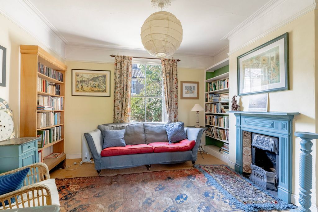 Property photo 3 of 14