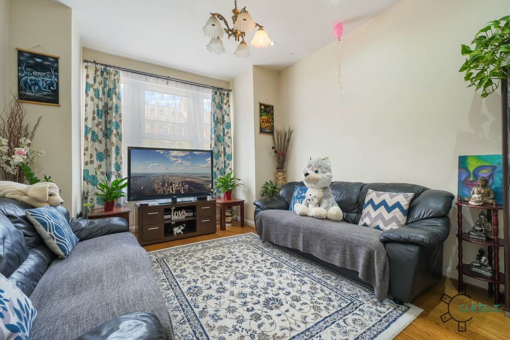 Property photo 1 of 12