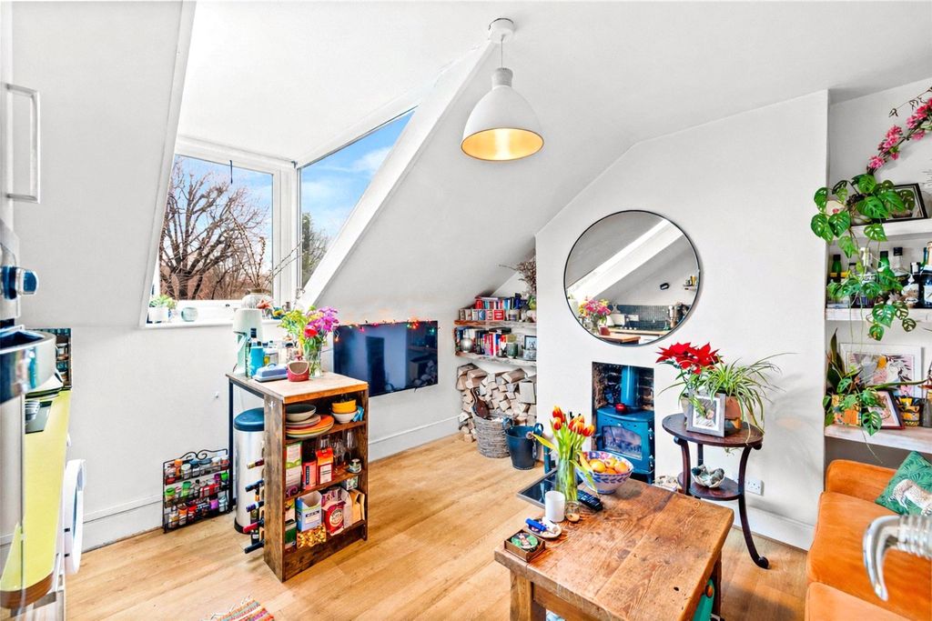 Property photo 3 of 17 Picture No. 23