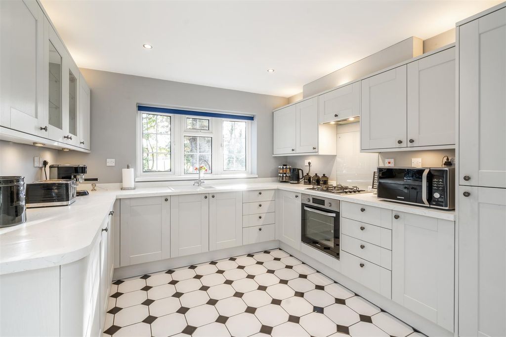 Property photo 3 of 17 369 Lugtrout Lane_8.Jpg