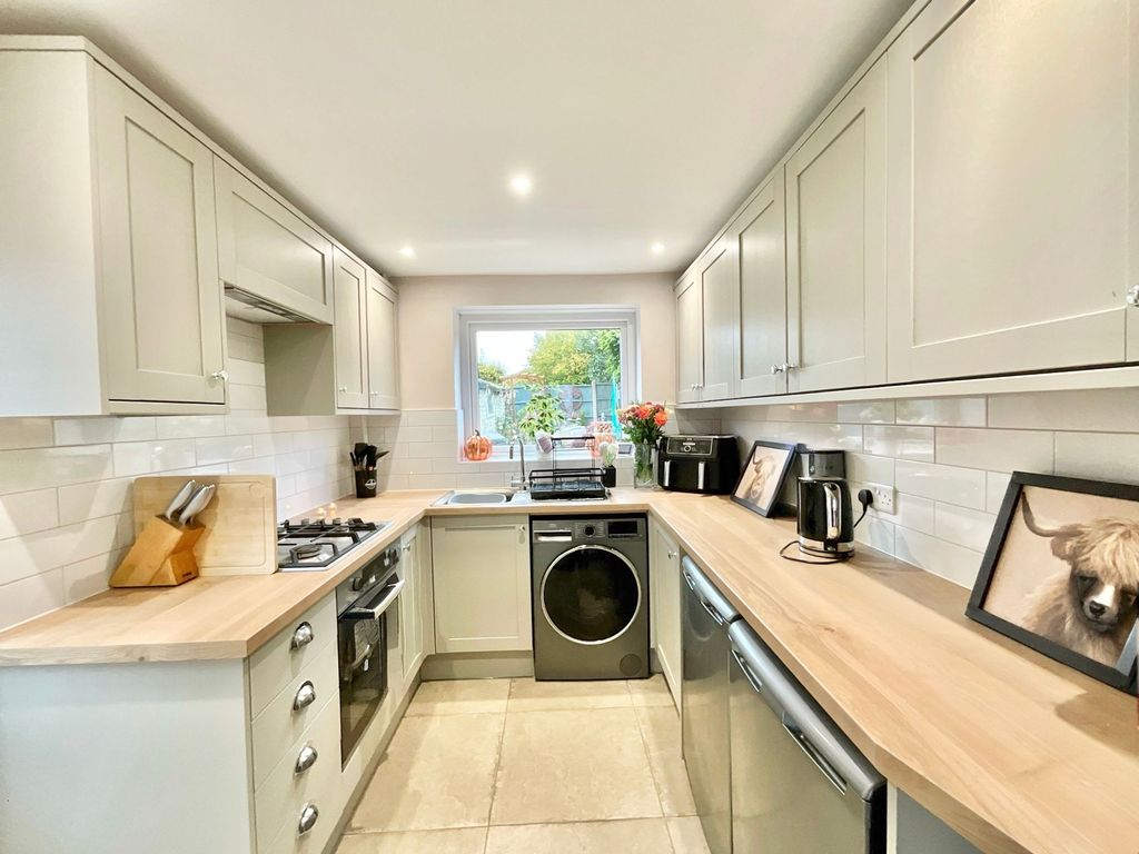 Property photo 2 of 21