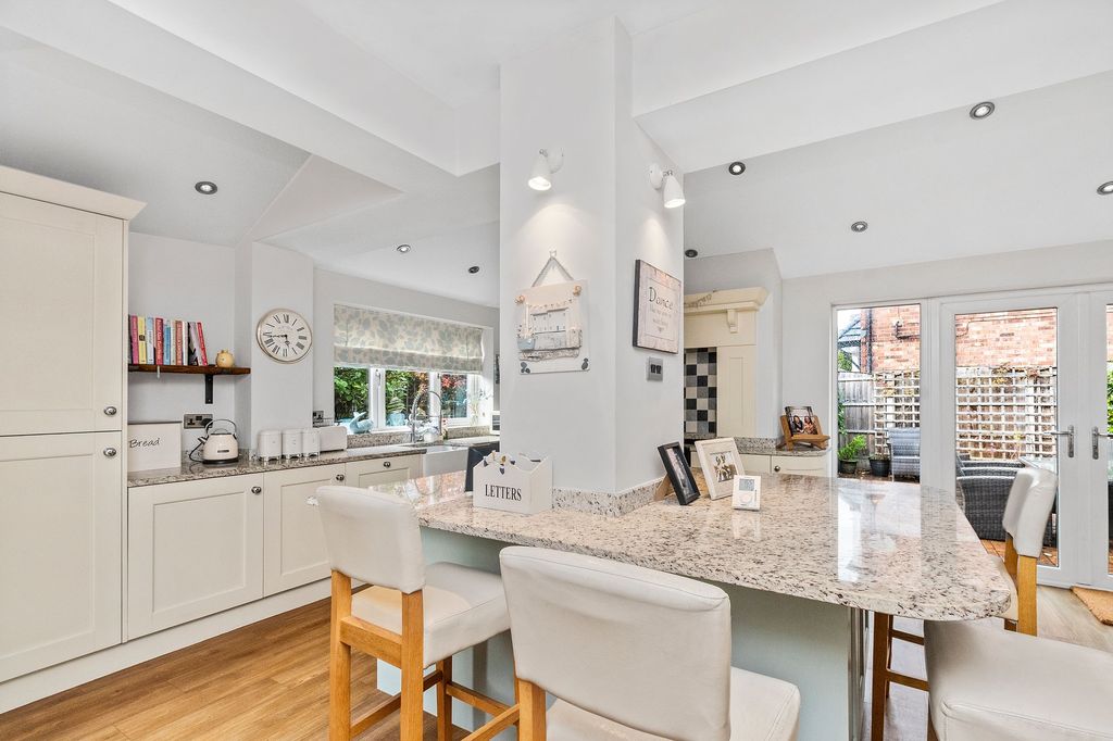 Property photo 3 of 21