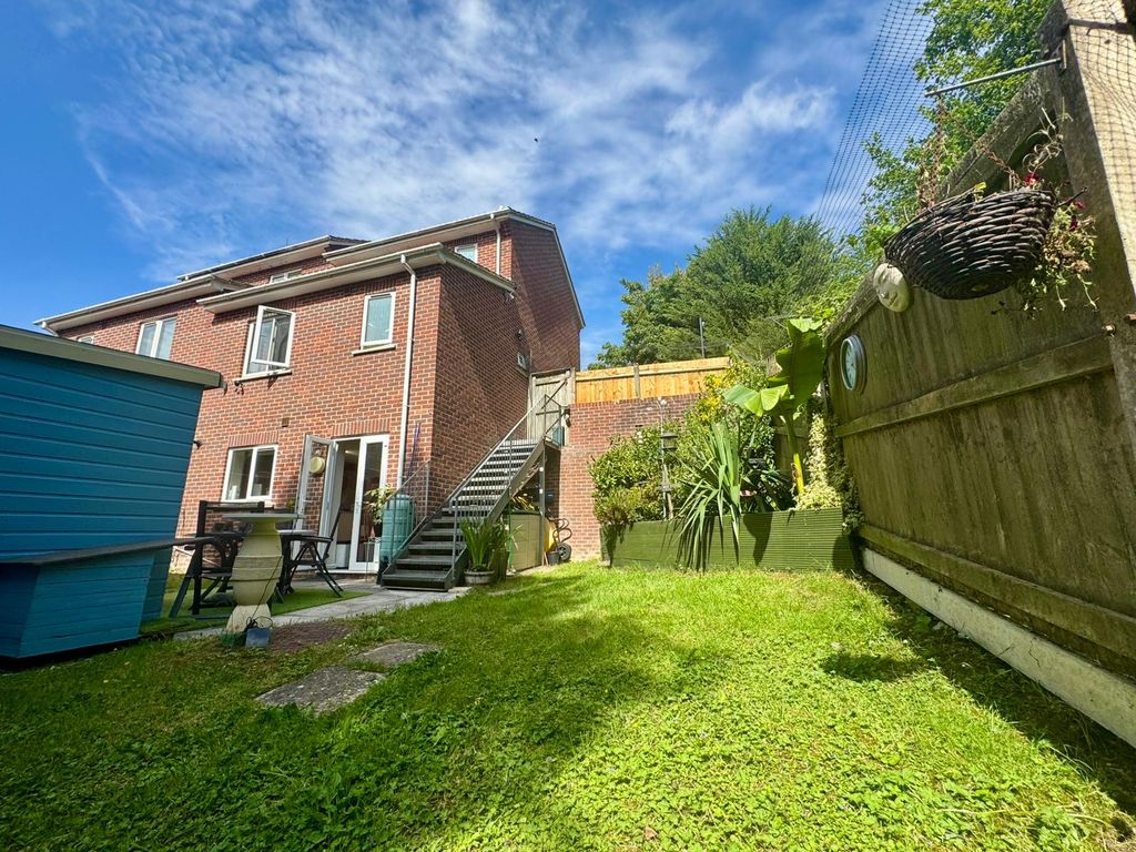 Property photo 3 of 23 Garden