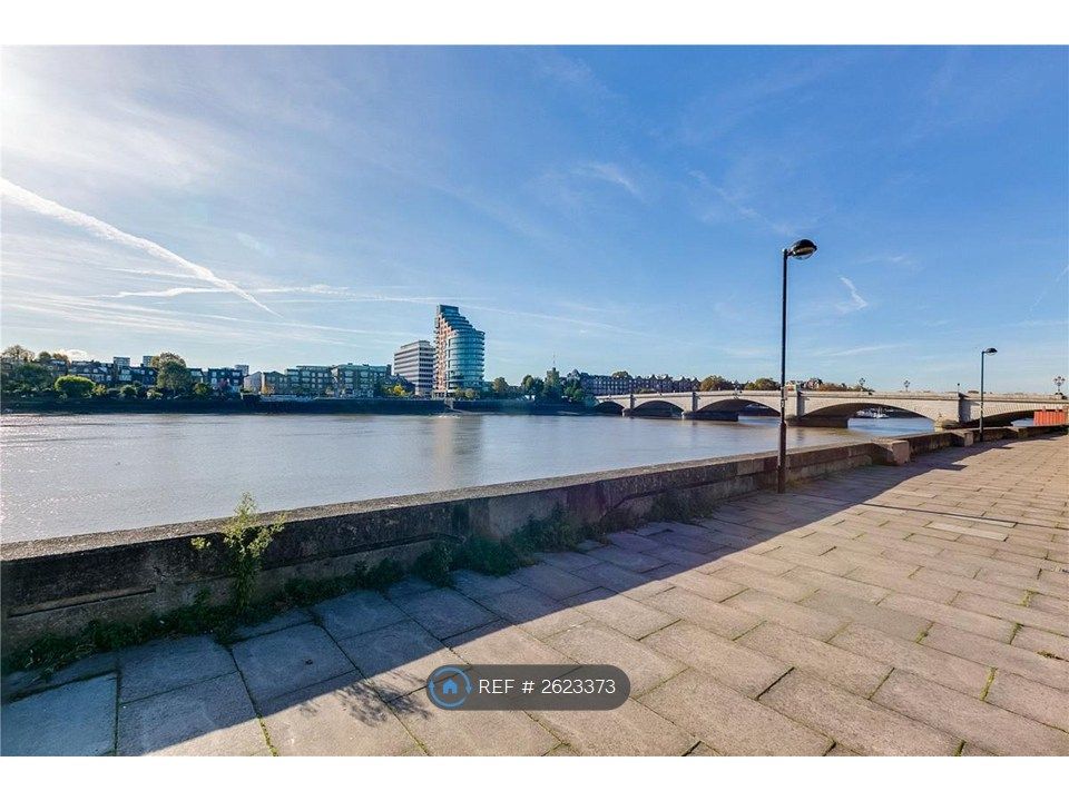 Property photo 3 of 9 Thames Path At The Bottom Of The Garden