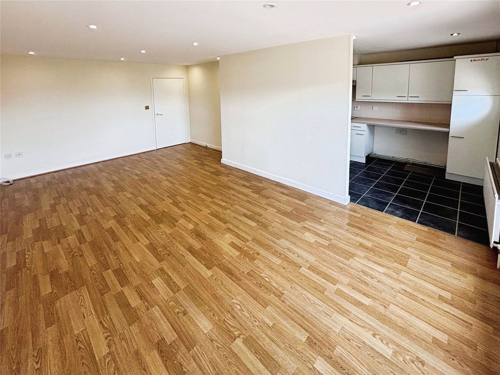 Property photo 1 of 7 Lounge