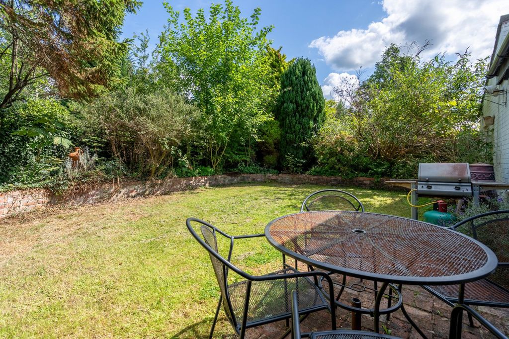 Property photo 3 of 17 Garden