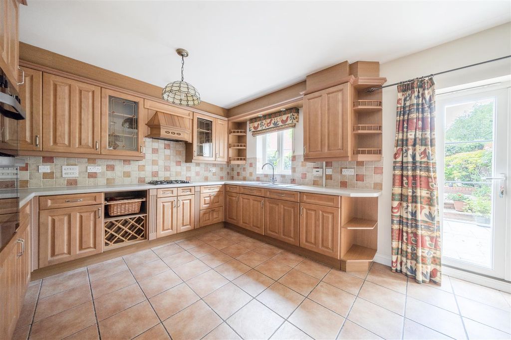 Property photo 2 of 22 Kitchen