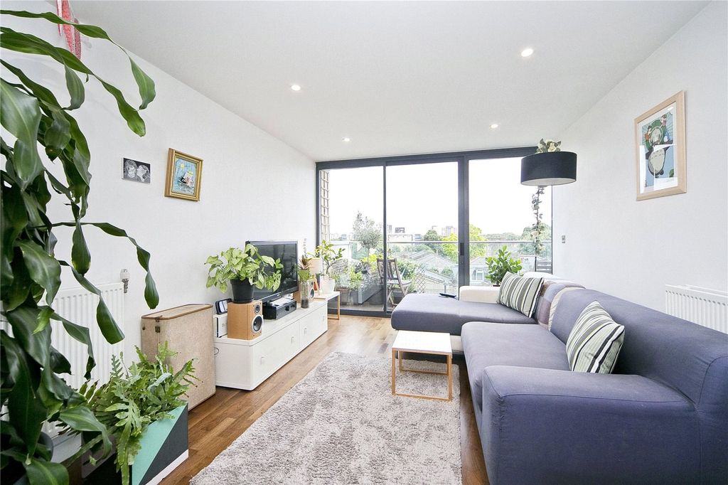 Property photo 1 of 11 Open Plan Living